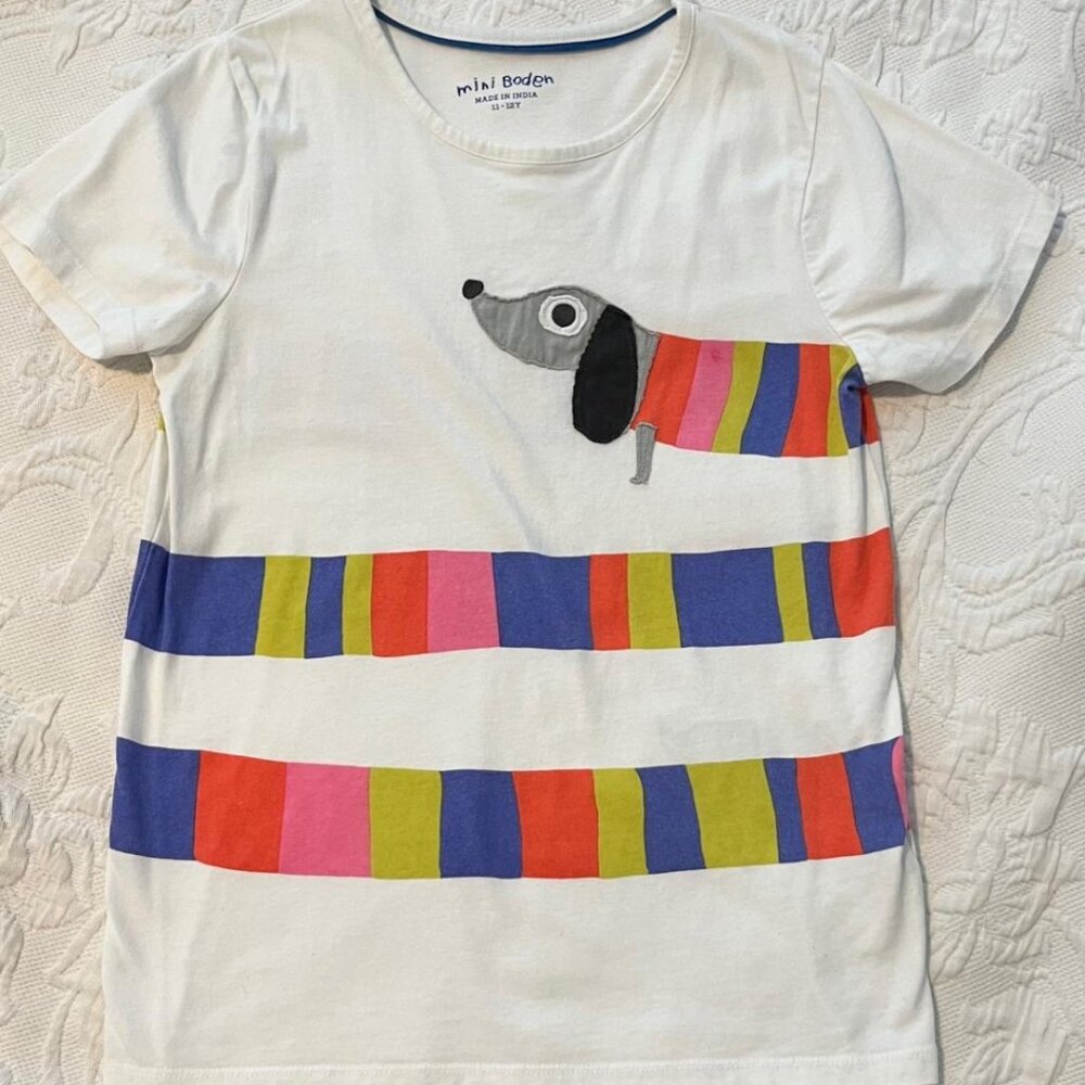Girls' Mini Boden shirt with "wraparound" dog design on front and back.